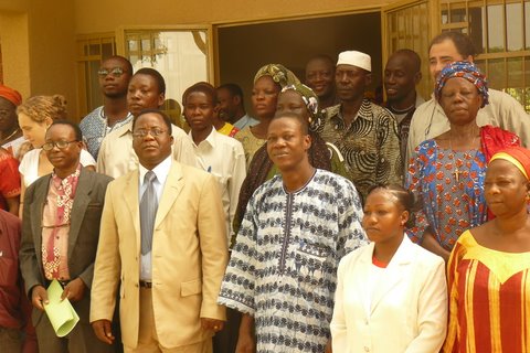 Atelier de capitalisation en présence de M. le Maire de Banfora (en costume)