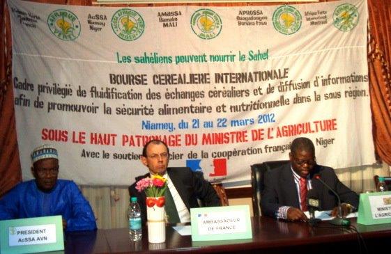 Présidium de la bourse internationale au céréales de Niamey, mars 2012